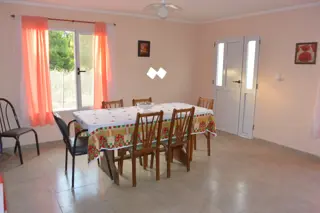 Casa de 2 dormitorios en Sauce Grande a una cuadra del mar (Balneario ubicado a 6 km de Monte) en zona arbolada ideal para relajarse y disfrutar de la foto 5