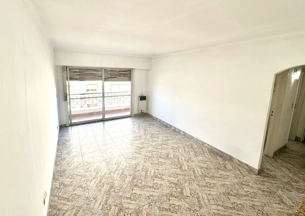 DEPARTAMENTO EN VENTA BANFIELD OESTE AMPLIO foto 4