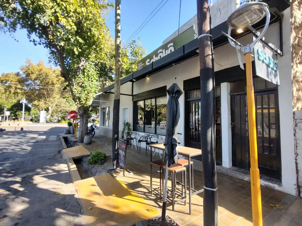 VENTA HELADERIA/CAFE A 30 METROS PLAZA SANTA LUCIA foto 4