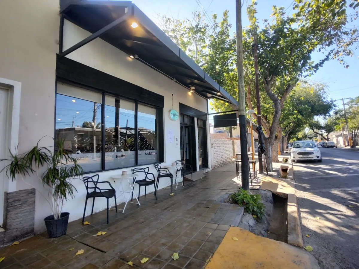 VENTA HELADERIA/CAFE A 30 METROS PLAZA SANTA LUCIA foto 5