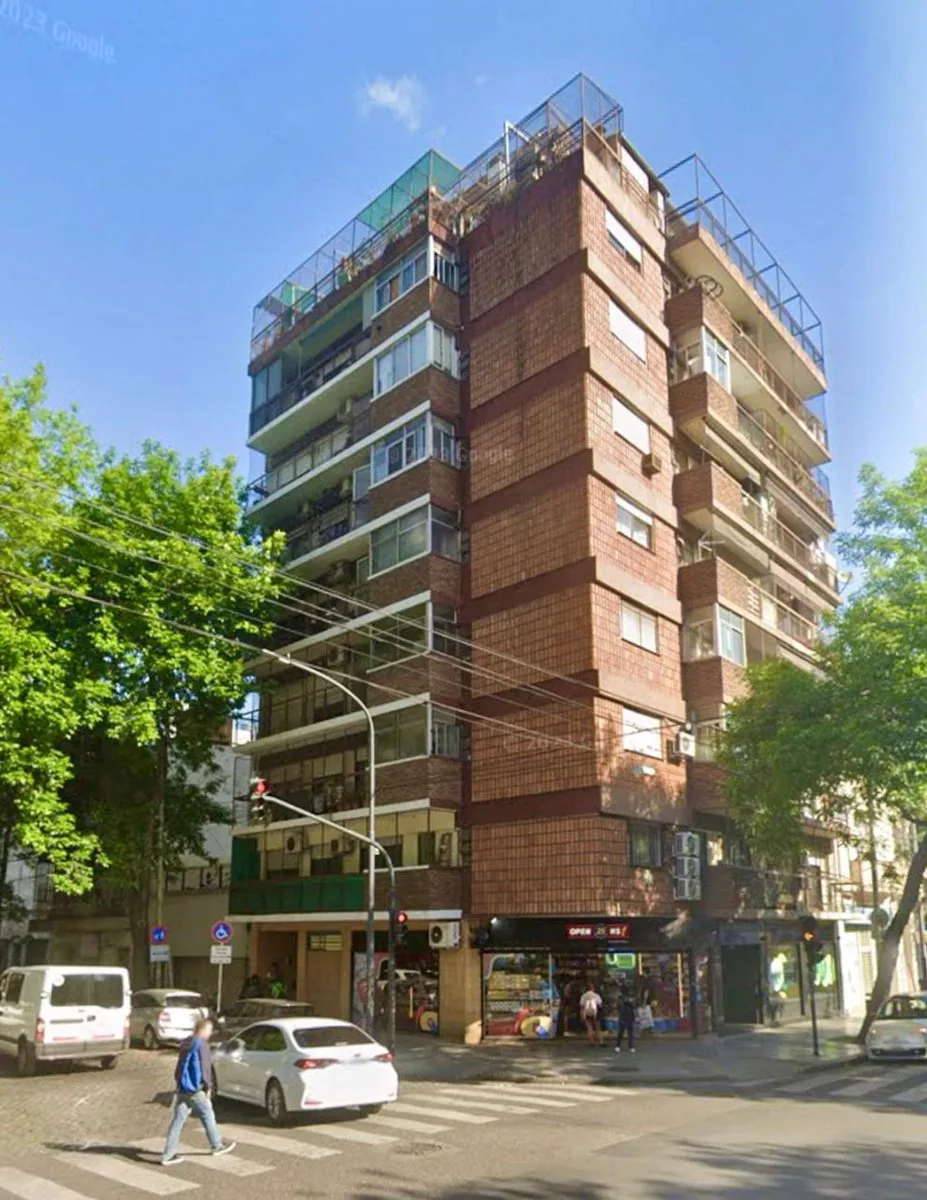 VENTA DE PISO 4 AMB. REFACCIONADO - COLEGIALES