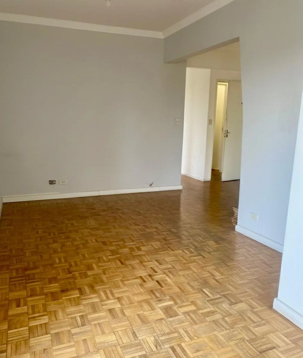 VENTA DE PISO 4 AMB. REFACCIONADO - COLEGIALES foto 2