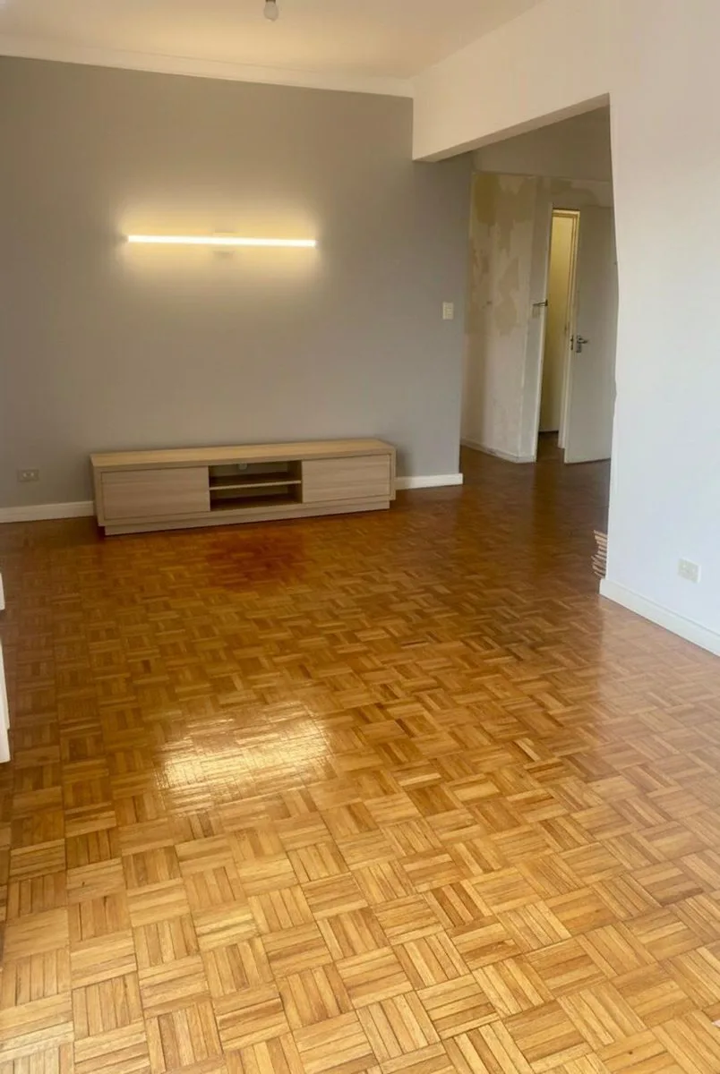 VENTA DE PISO 4 AMB. REFACCIONADO - COLEGIALES foto 3