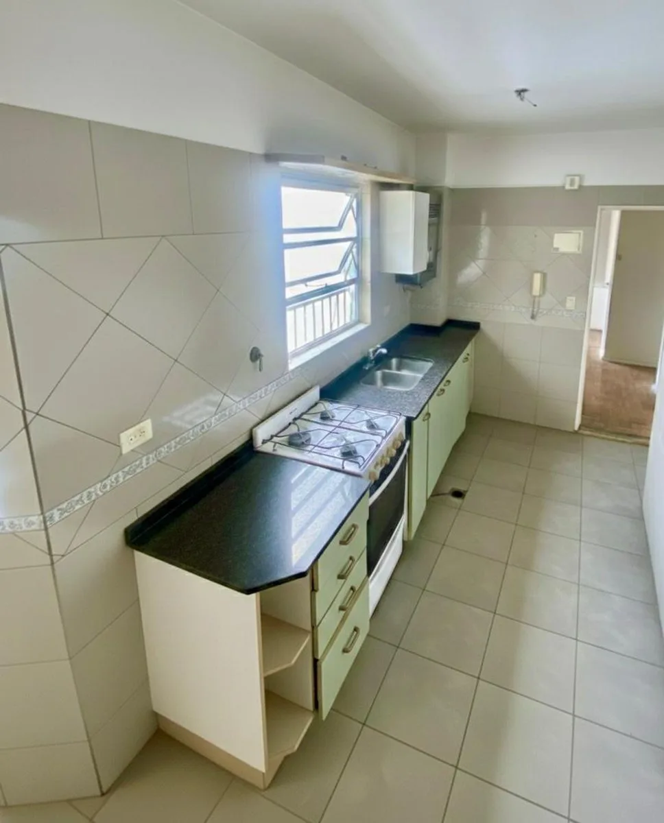 VENTA DE PISO 4 AMB. REFACCIONADO - COLEGIALES foto 5