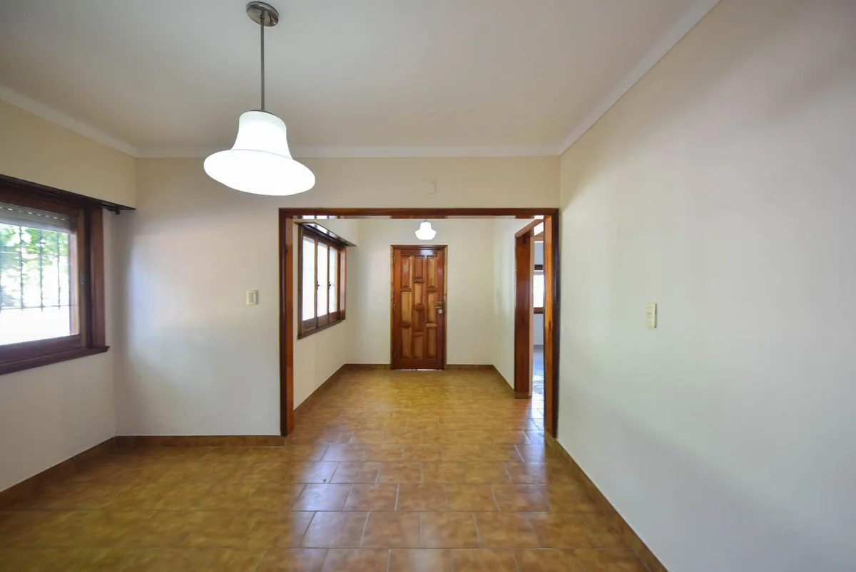VENTA CASA PH 3 AMBIENTES GARAJE VILLA LOURDES foto 3
