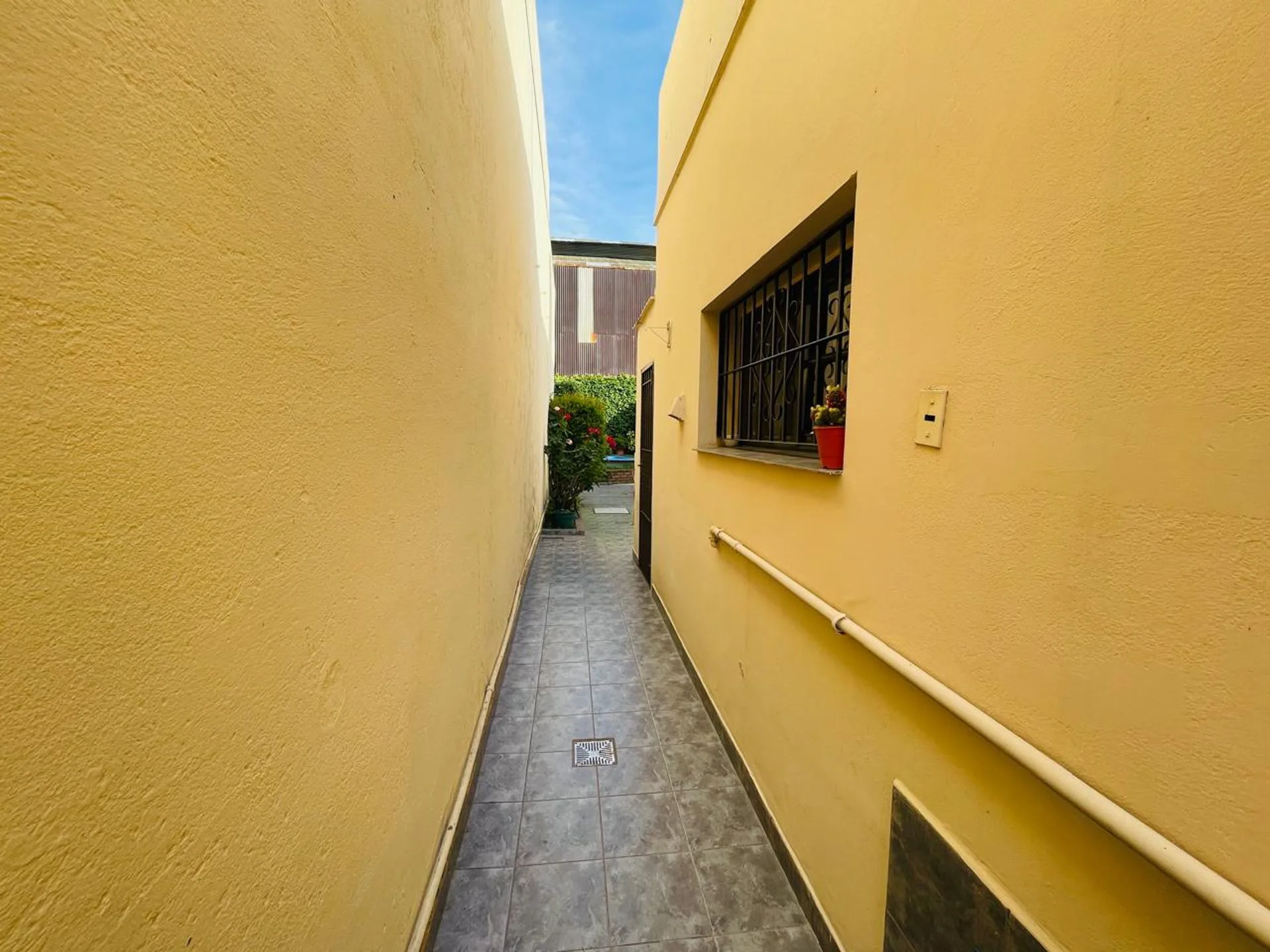 VENTA CASA 4 AMB CON PATIO Y PILETA foto 5