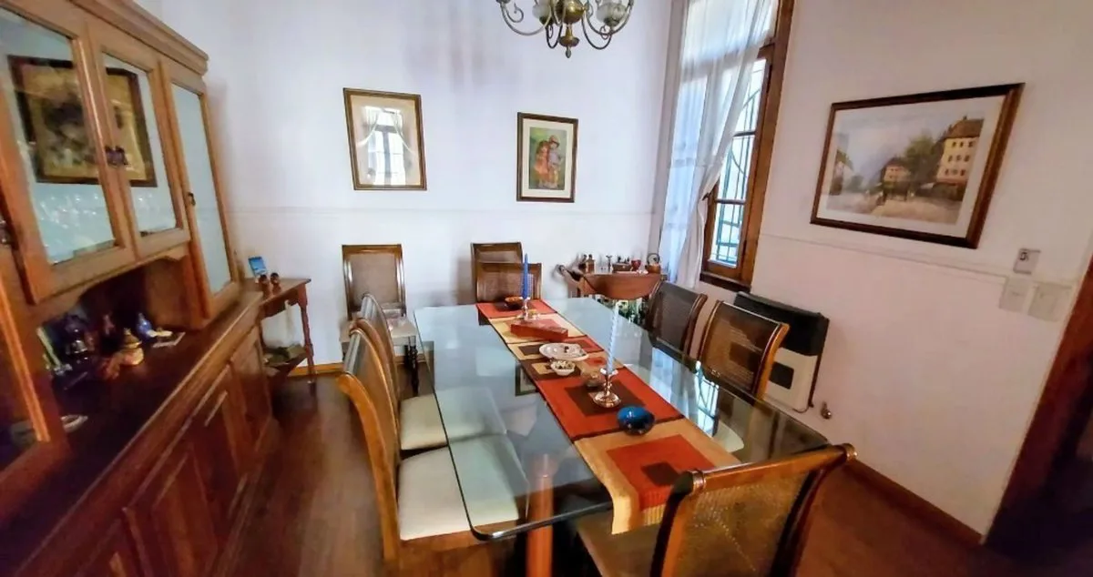 CASA VENTA PARQUE CHACABUCO  QUINCHO Y TERRAZA foto 4