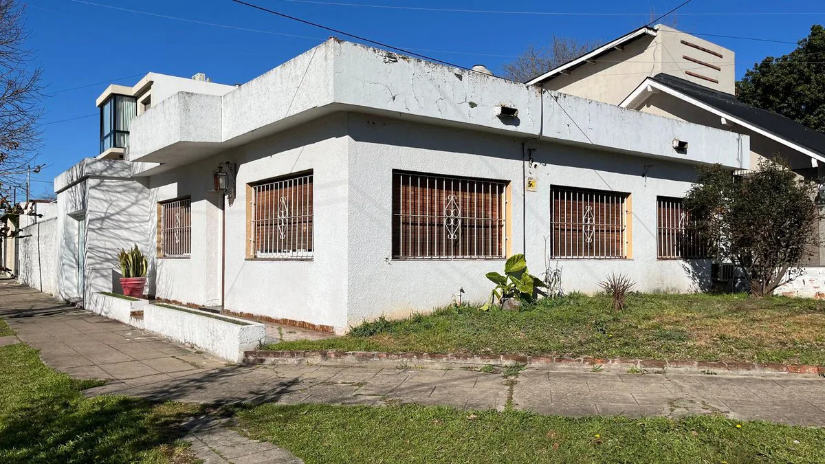 CASA 5 AMBIENTES  ITUZAINGÓ NORTE VENTA REFACCION