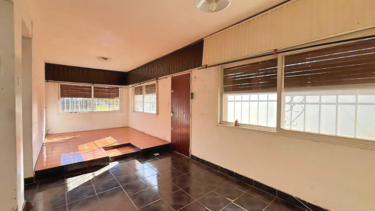 CASA 5 AMBIENTES  ITUZAINGÓ NORTE VENTA REFACCION foto 5