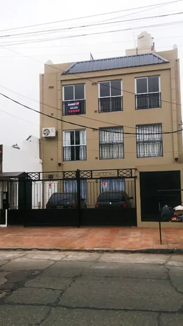 Dto. 1 amb. al frente con 2 ventanales y Espacio de terraza