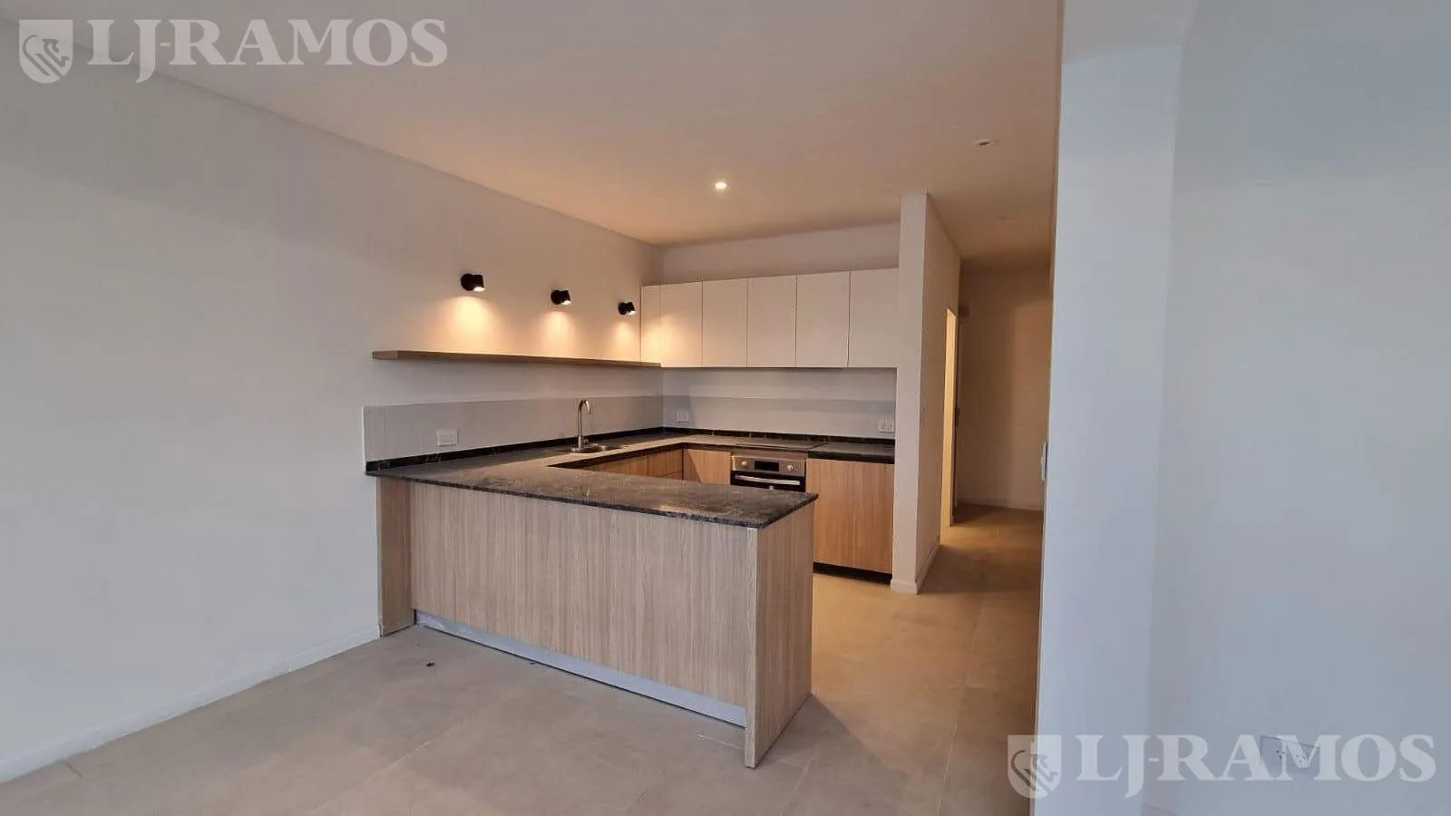 Duplex en venta a estrenar 4 ambientes con cochera apto profesional Complejo Tortugas Norte foto 5