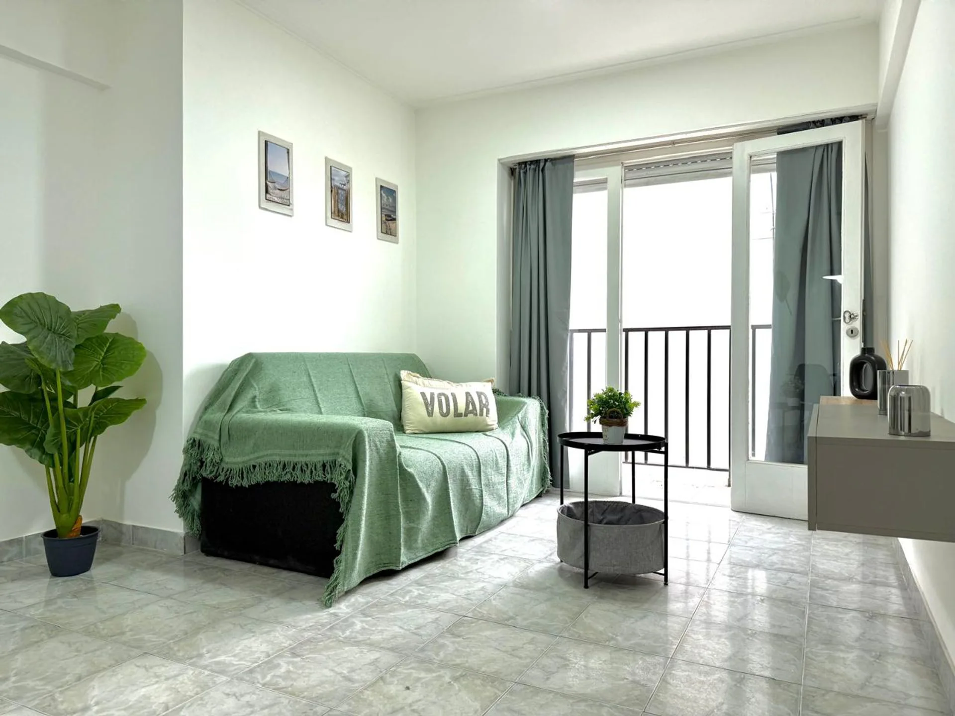 VENTA 2 AMBIENTES CON BALCON RECICLADO LA PERLA