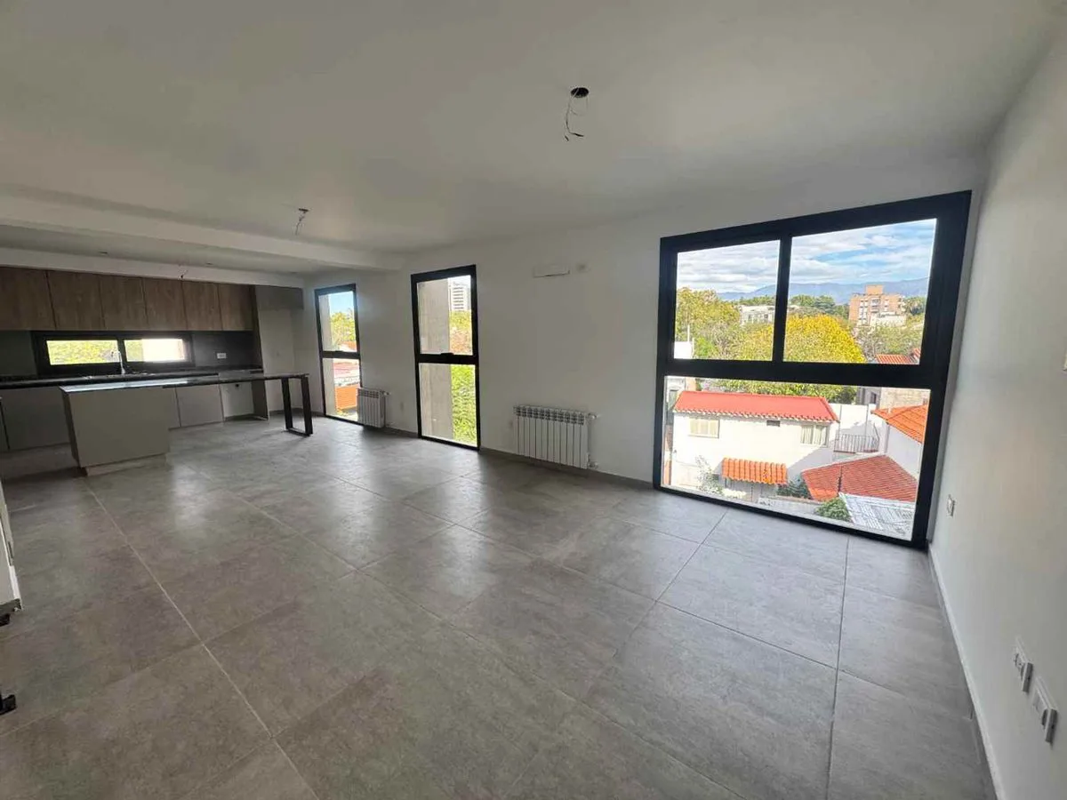 EXCLUSIVO DUPLEX EN 5TA SECCION foto 2