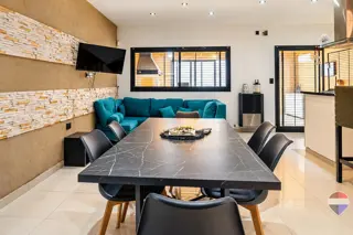 Casa de 3 dormitorios en venta La Plata, quincho foto 2