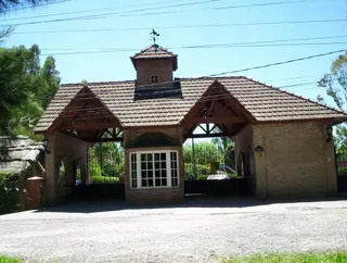 CASA A LA VENTA EN BºCº LOS CARACOLES- MASCHWITZ CENTRO foto 2
