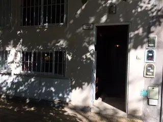 PATERNAL  HERMOSO AMBIENTE CON ENTREPISO foto 1