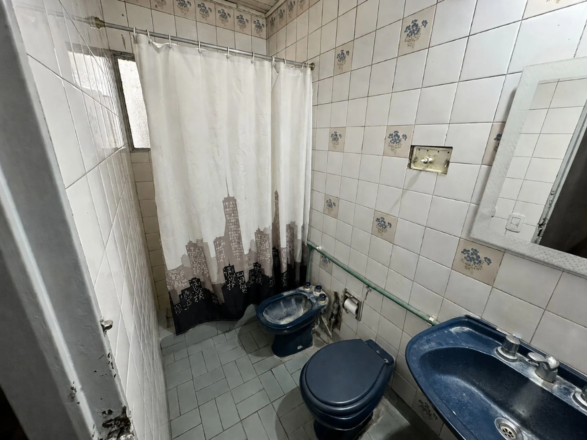 CASA 3 AMBIENTES EN VENTA CON JARDIN Y COCHERA foto 3