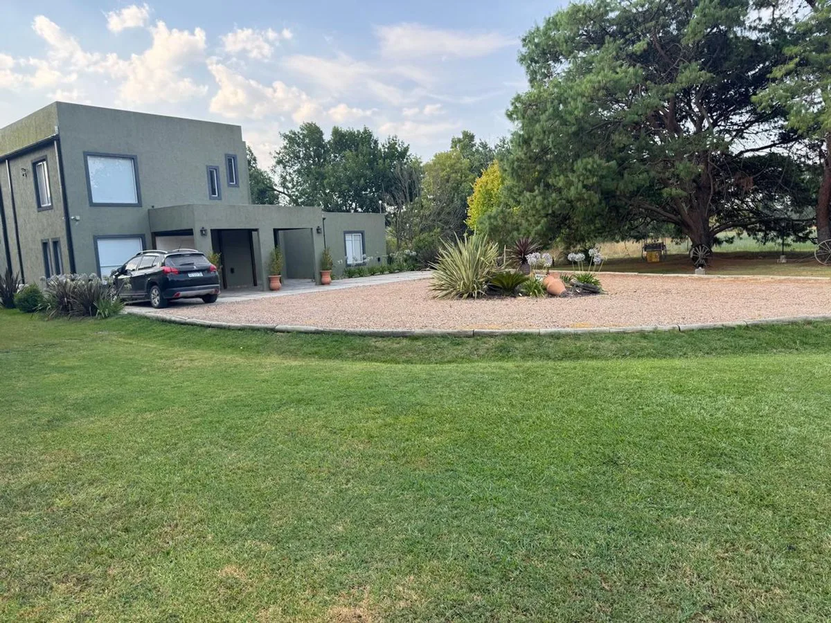 VENTA CASA 4 AMB CON PILETA COUNTRY LUJAN foto 3