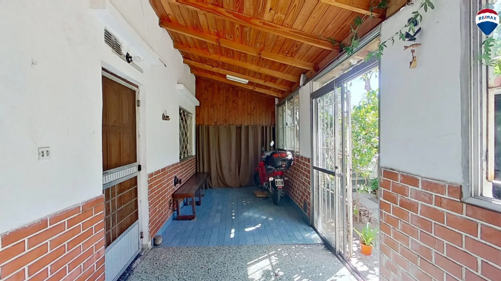 VENTA CASA EN LOTE PROPIO - PIÑEYRO, AVELLANEDA foto 3