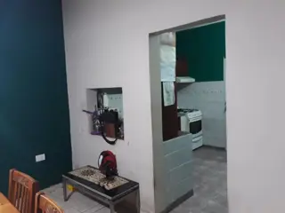 CASA CON PILETA Y QUINCHO EN MONTE GRANDE foto 5