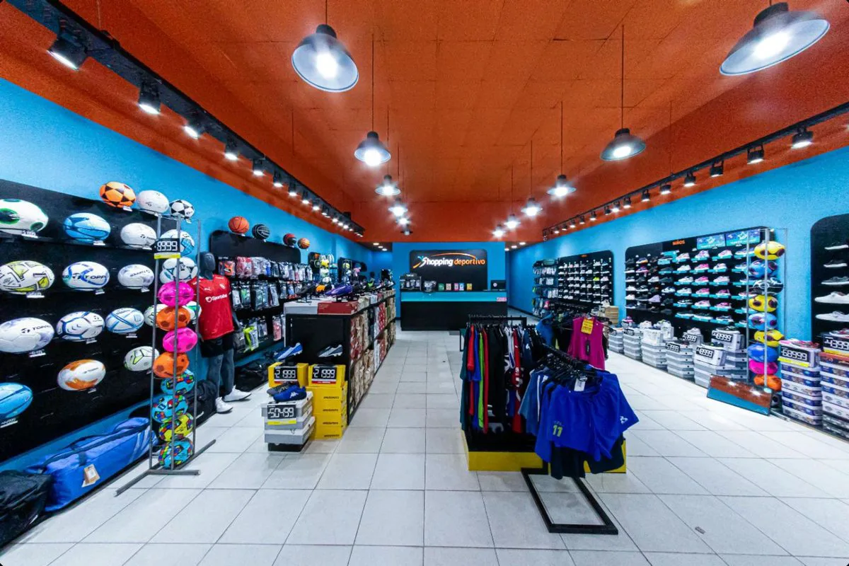 VENTA GRAN LOCAL AL FRENTE CALLE SAN MARTIN LUJAN foto 4