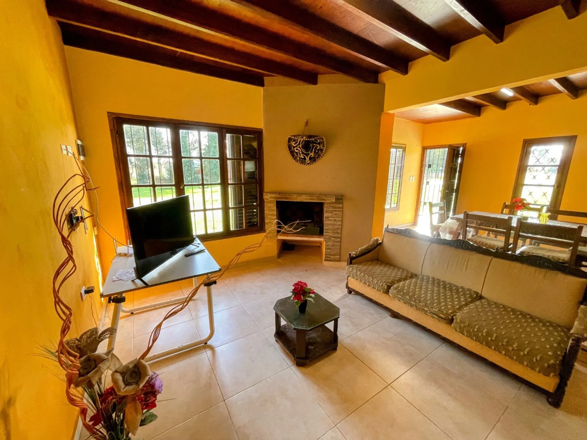 VENTA CASA 4 AMBIENTES C/ PARQUE LAS LOMAS MIRAMA foto 4