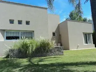 Casa en Venta | 6 ambientes | Buenos Aires | Partido de Zarate | Zarate | ruta 9 entre 0 y 100 foto 1