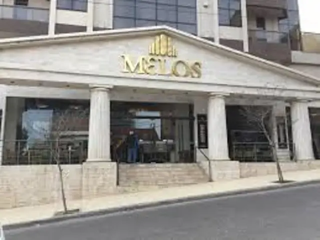 LOCAL COMERCIAL EN GALERÍA MELOS (AL LADO CAFETERIA, EX HABANNA)