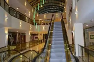 LOCAL COMERCIAL EN GALERÍA MELOS (AL LADO CAFETERIA, EX HABANNA) foto 3