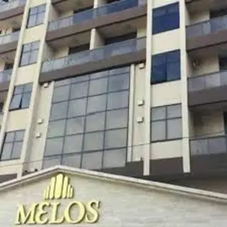 LOCAL COMERCIAL EN GALERÍA MELOS (AL LADO CAFETERIA, EX HABANNA) foto 4