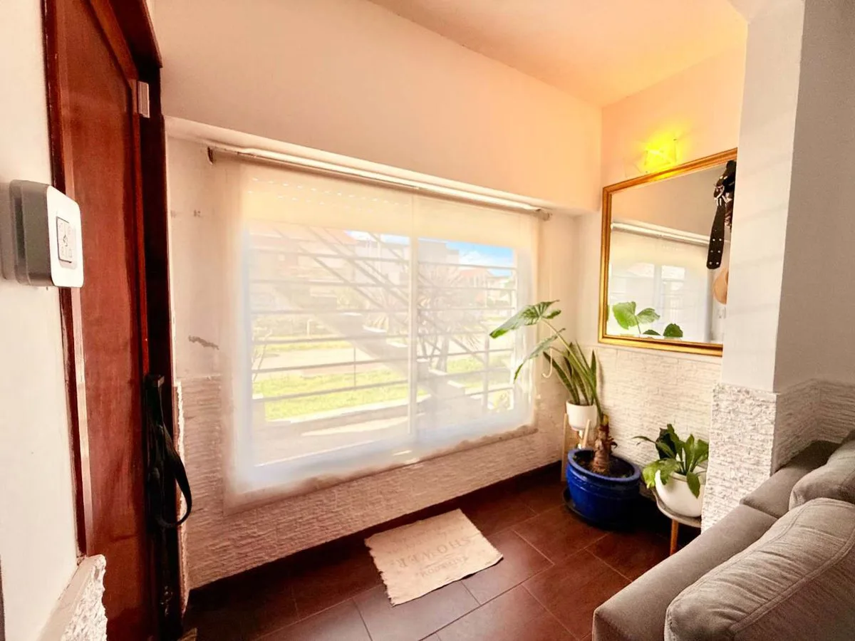 VENTA CASA 3 AMBIENTES CON QUINCHO Y PATIO + DEPTO foto 3