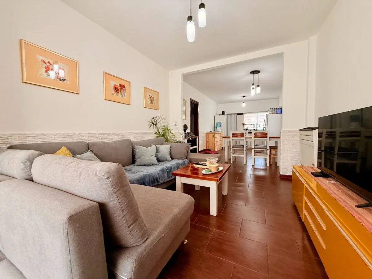 VENTA CASA 3 AMBIENTES CON QUINCHO Y PATIO + DEPTO foto 4