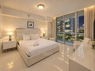 485 Brickell Ave #1611 400 foto 3