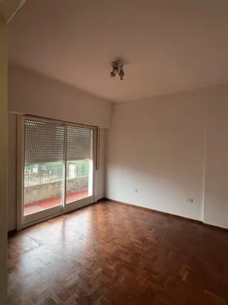 Alquiler PH tipo Casa de 3 ambientes - patio - lavadero - La Tablada foto 1