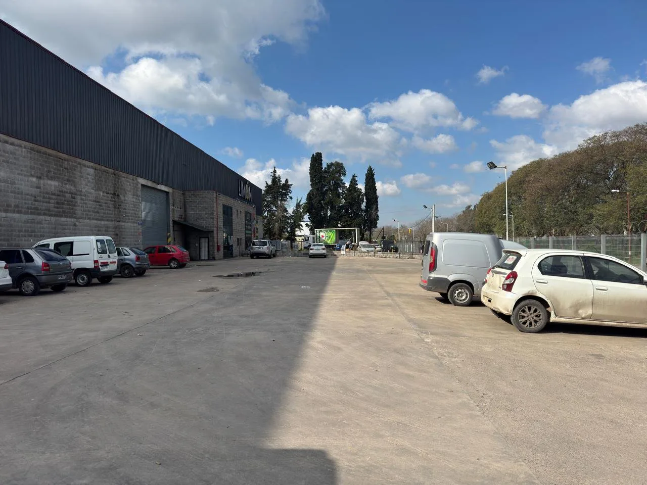 Depósito en alquiler 2.000 m2 Moreno - Excelente Sobre Acc. Oeste - Red hidrantes