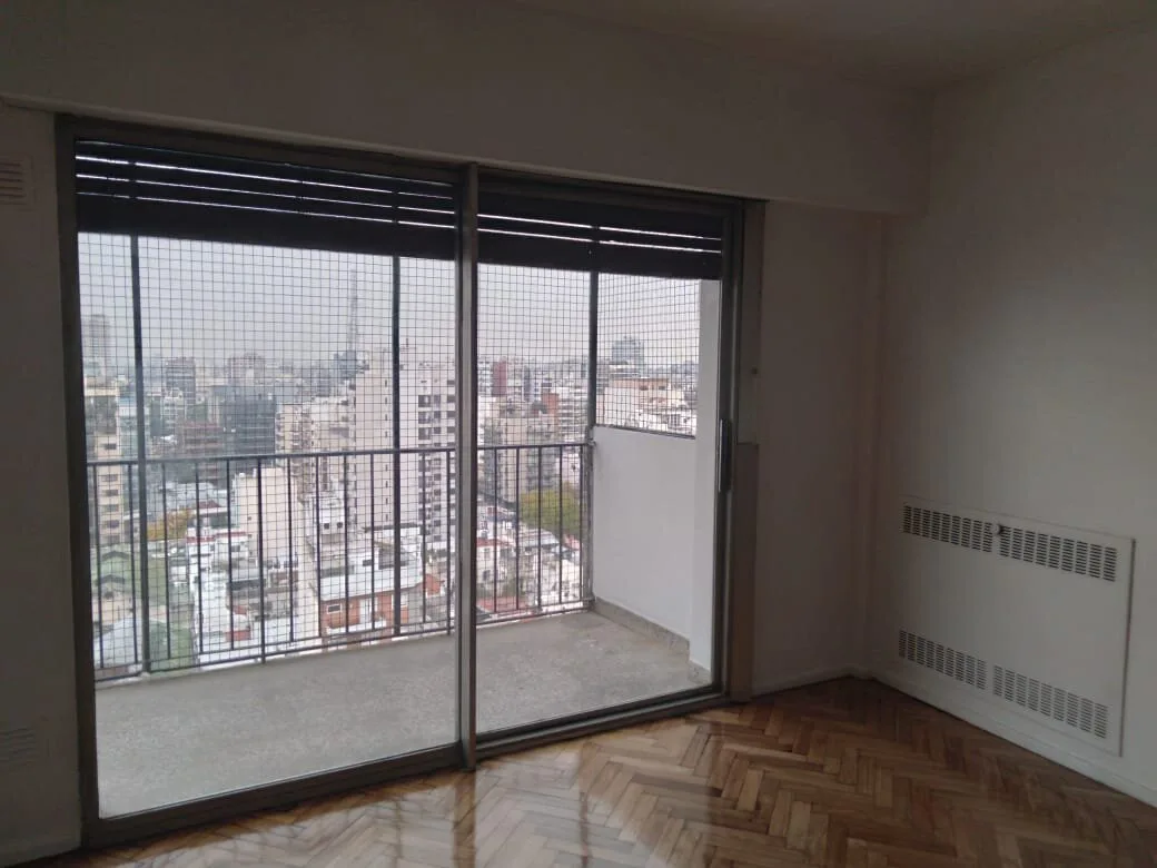 3 amb c/dep a mts. subte. Alq. incluye ABL y AySA foto 2