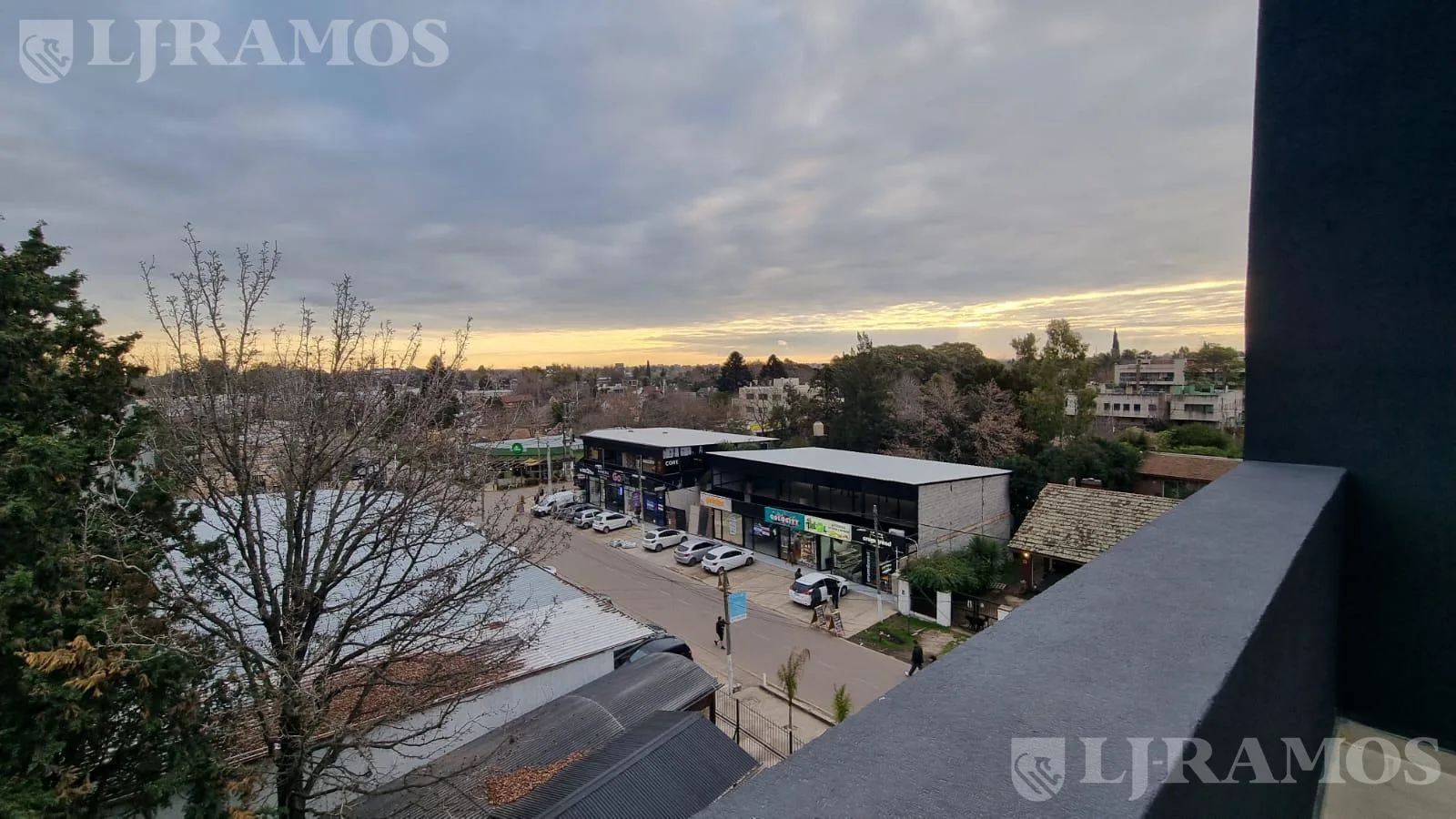 Alquiler. venta . A estrenar. 3 ambientes. Balcon terraza . Km 38, 5 . Pilar foto 4