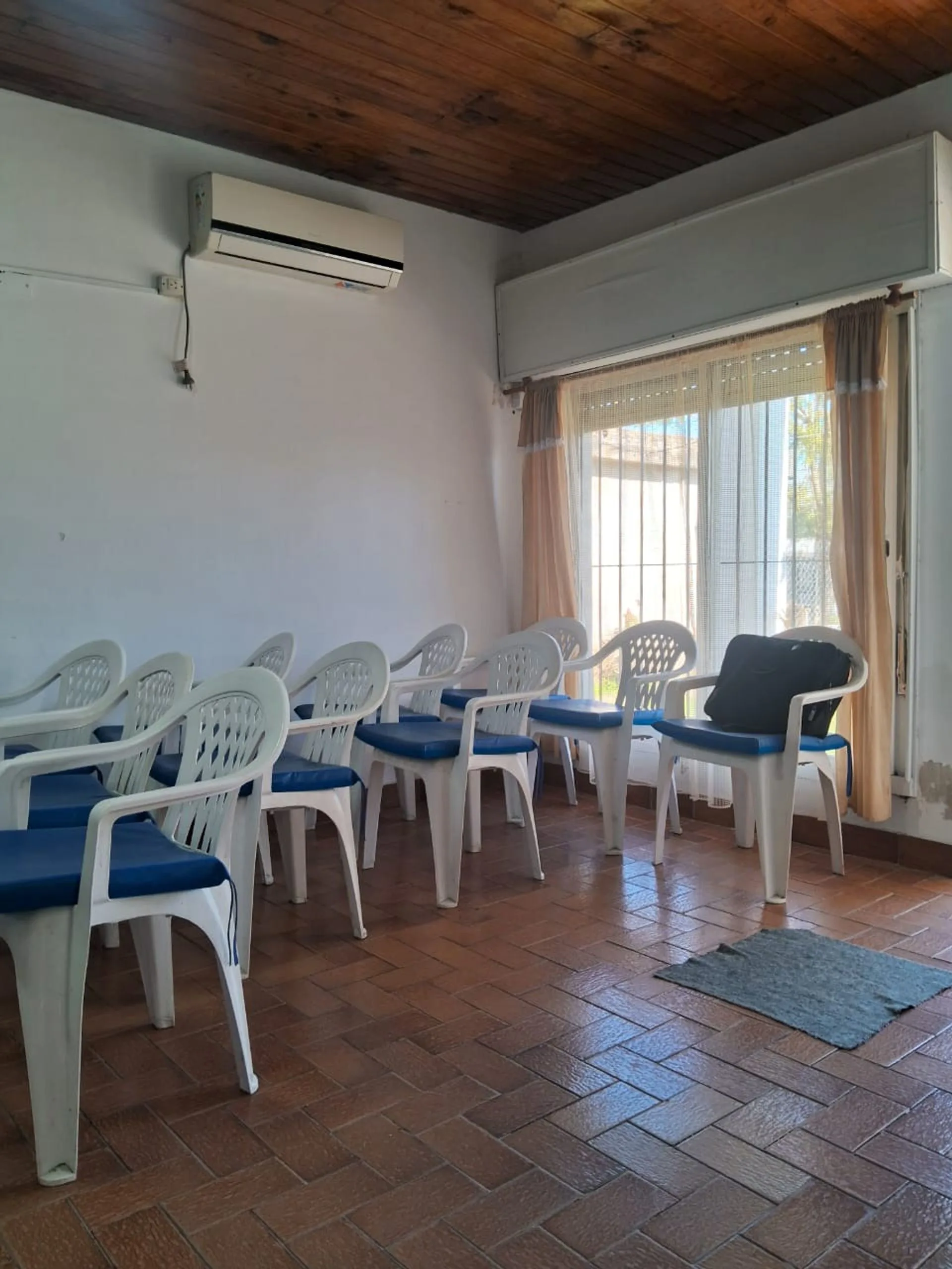 Venta amplio terreno con casa de 3 amb + depto. foto 4