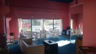 EXCELENTE LOCAL COMERCIAL EN VENTA, EN COMPLEJO LA ESCALA, PILAR foto 5