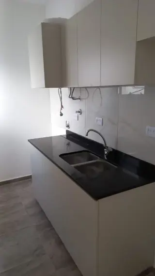GUIDEK STASIUK PROPIEDADES ALQUILA HERMOSO DEPARTAMENTO EN PLANTA ALTA foto 4