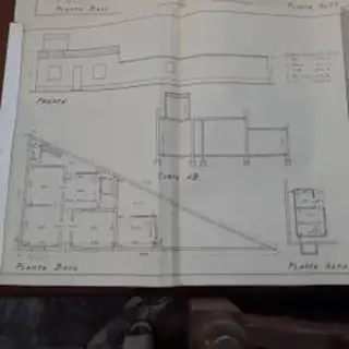 EXCELENTE TERRENO CON CONSTRUCCIÓN foto 1