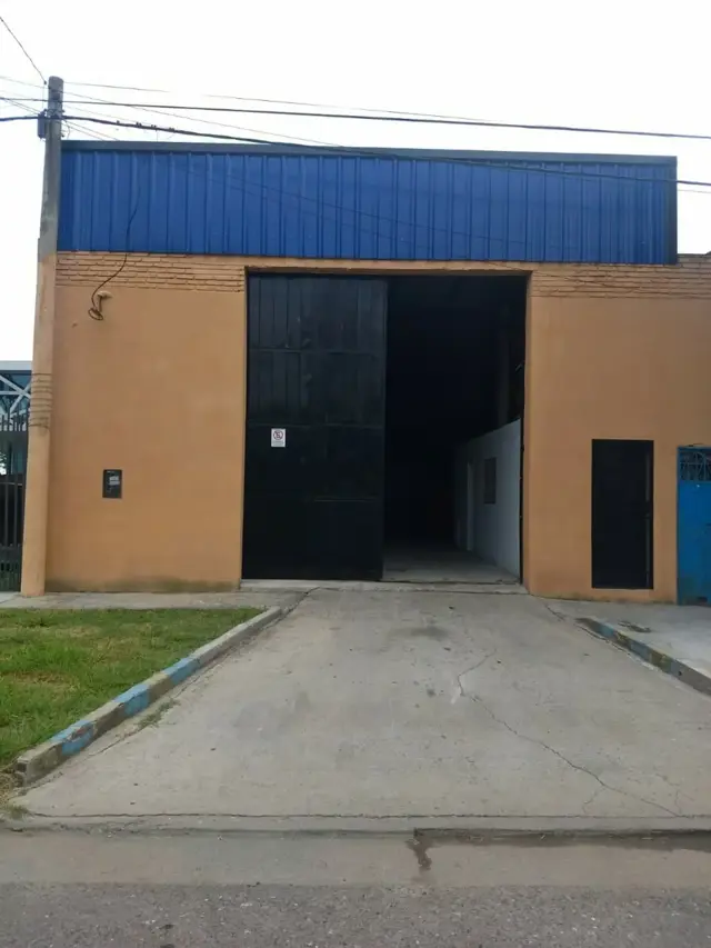GALPON EN ALQUILER EN AV CIRCUNVALACIÓN Y SANTA FE