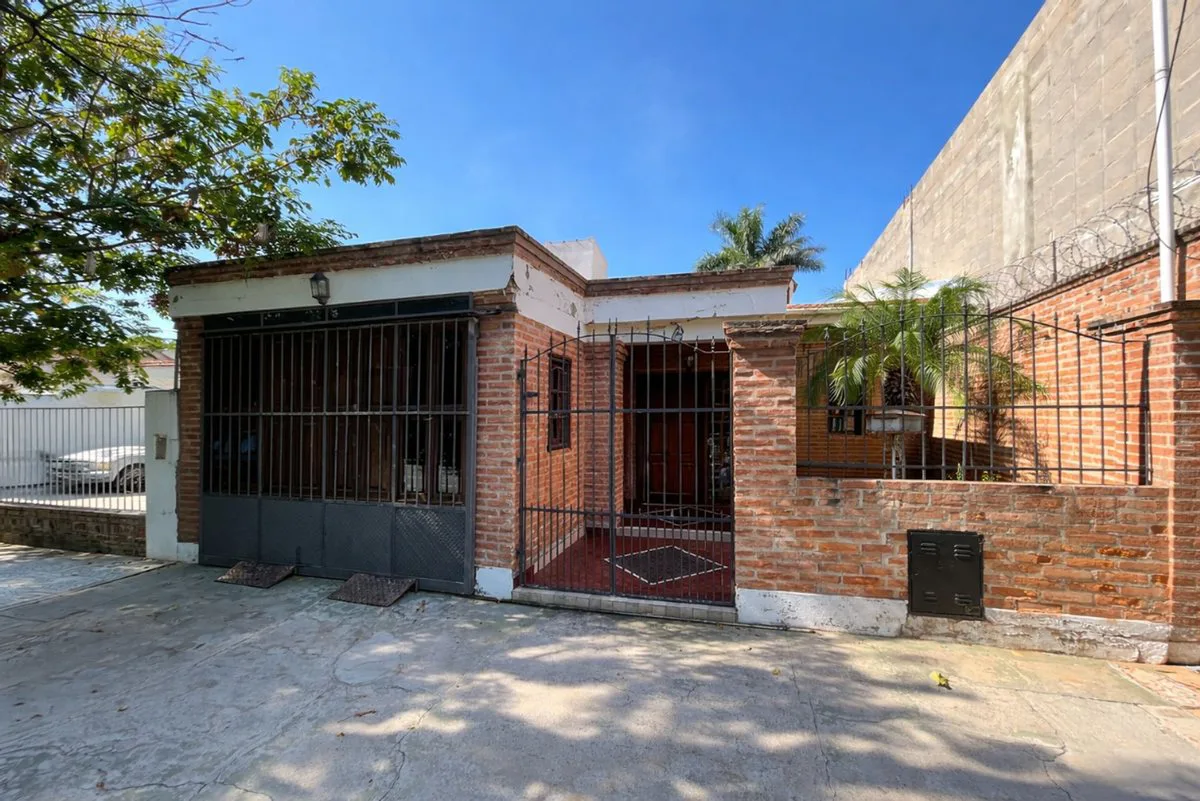 CASA EN VENTA - BARRIO PRIMERA JUNTA - 2 DORM. foto 2