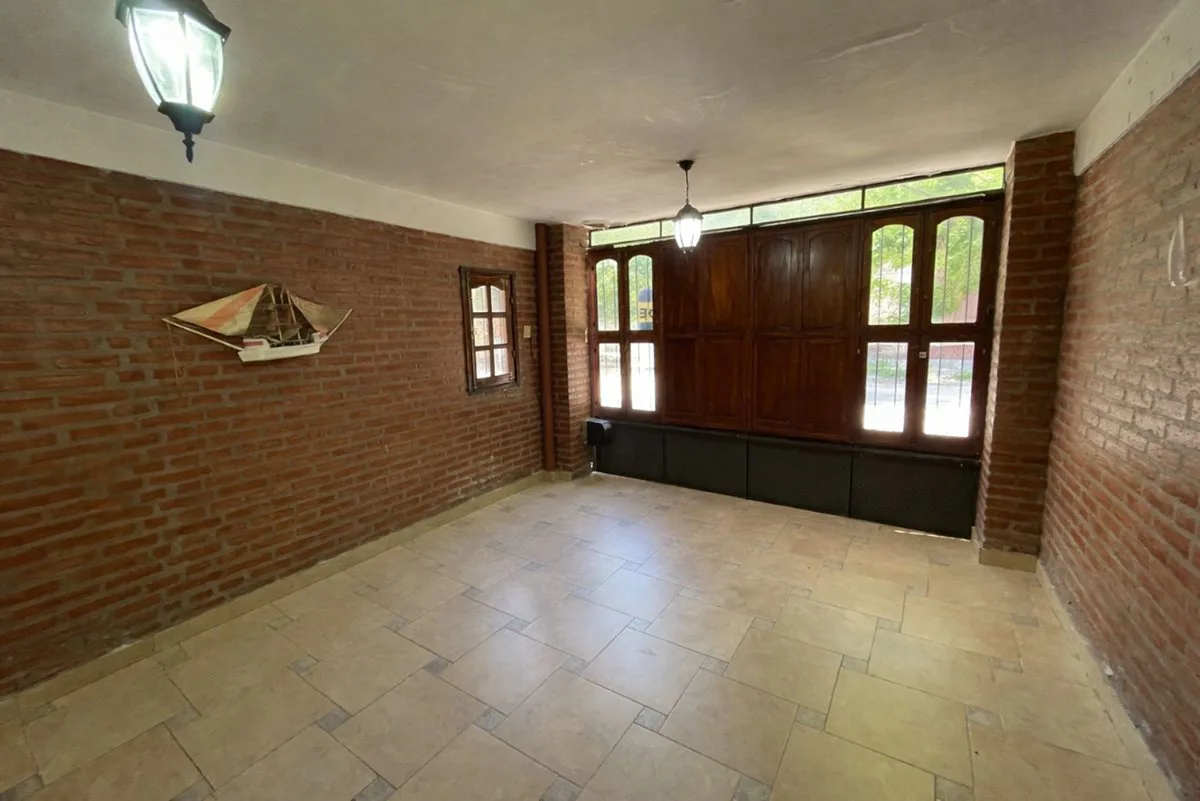 CASA EN VENTA - BARRIO PRIMERA JUNTA - 2 DORM. foto 4