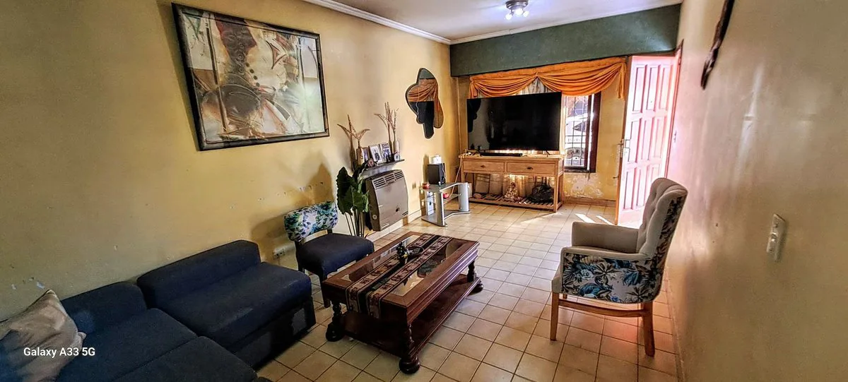 NUEVO VALOR! CASA EN DOS PLANTAS CIUDAD EVITA foto 3