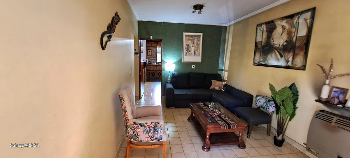 NUEVO VALOR! CASA EN DOS PLANTAS CIUDAD EVITA foto 4