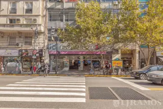 Edificio Comercial en venta en Once foto 1