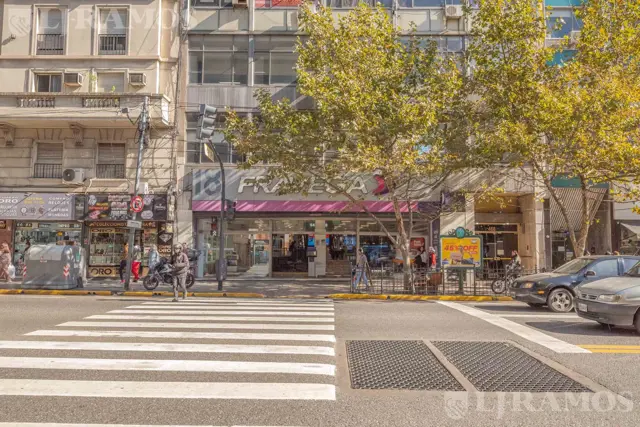 Edificio Comercial en venta en Once