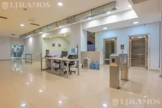 Edificio Comercial en venta en Once foto 2