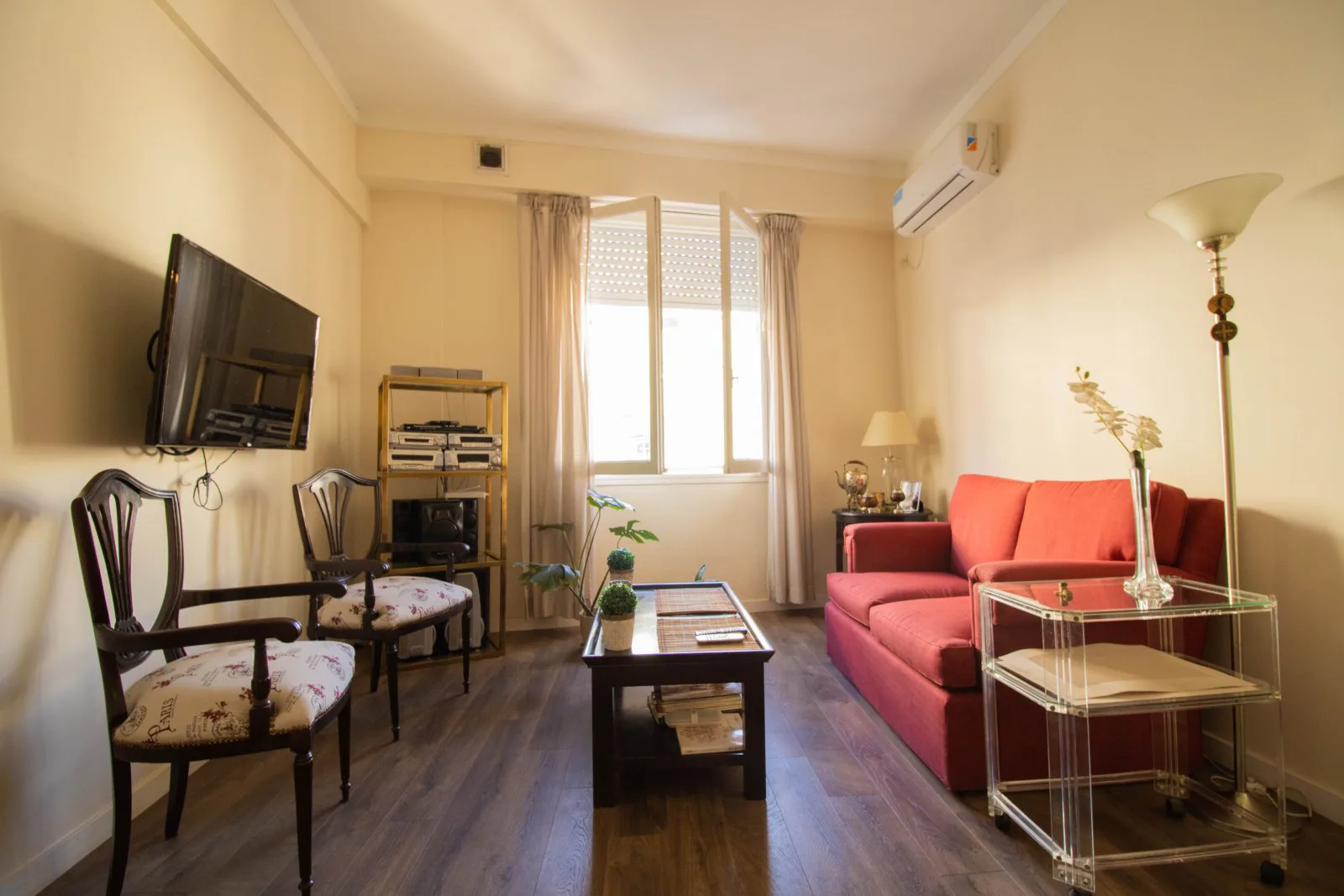 Semipiso 3 ambientes en Recoleta - Bajó de precio - Reciclado - Frente - Apto profesional foto 2